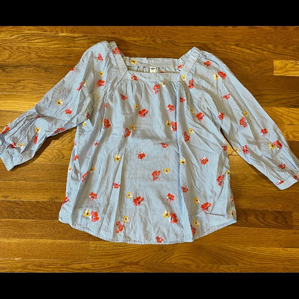 Size large, Old Navy top
